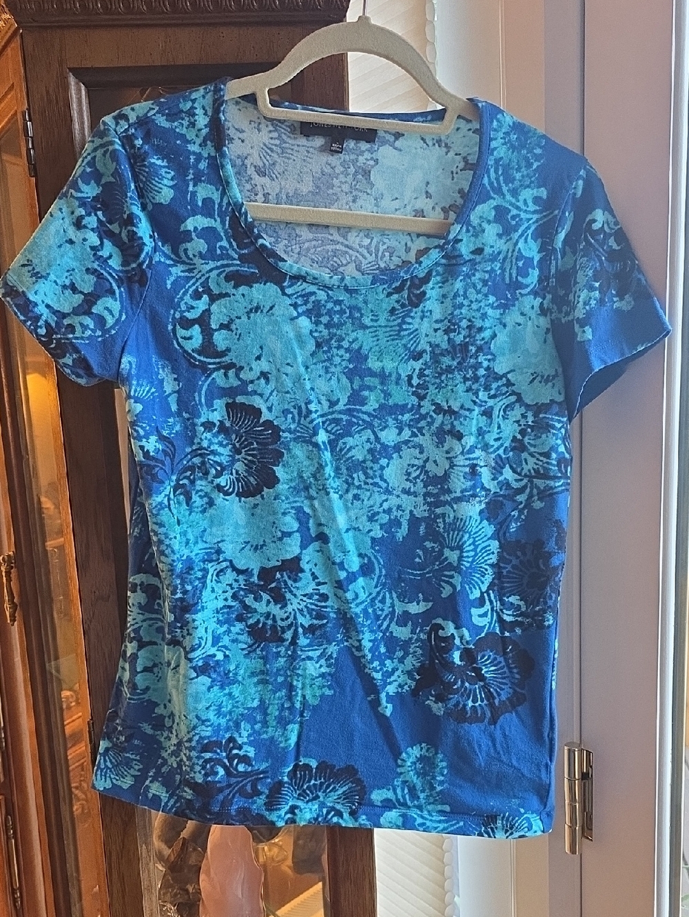 Jones New York Blue Floral Scoop Neck Short Sleeve Top
